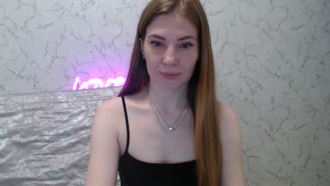 Snapshot of lovepeanutgirl chatting on 11/04/25, 12:59 Mary Love online show from 11/04/25, 12:59