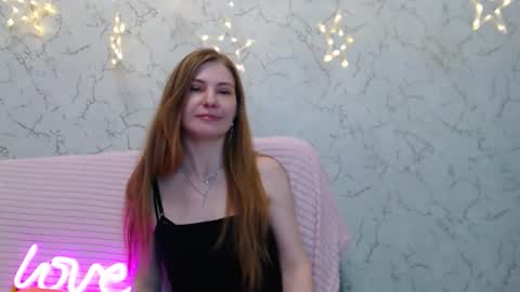 Snapshot of lovepeanutgirl chatting on 11/28/25, 02:42 Mary Love online show from 11/28/25, 02:42