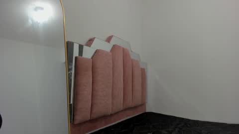 L O V E  online show from 02/02/25, 11:40