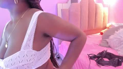 L O V E  online show from 12/14/25, 11:48