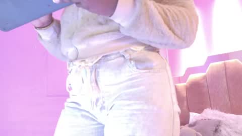 L O V E  online show from 04/24/26, 12:07