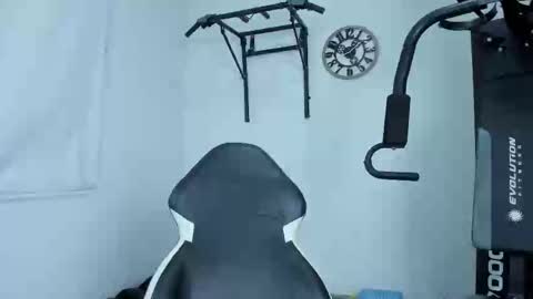 Snapshot of lover_fitnessboy chatting on 02/11/25, 01:10 kevin online show from 02/11/25, 01:10