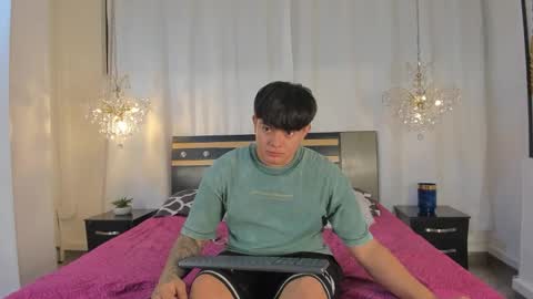 Snapshot of loverebels_ chatting on 10/31/25, 12:06 loverebels_ online show from 10/31/25, 12:06