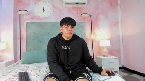 Snapshot of loverebels_ chatting on 11/25/25, 12:49 loverebels_ online show from 11/25/25, 12:49