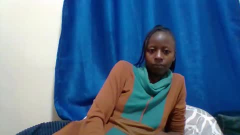 lovergal222 online show from 12/22/25, 05:21