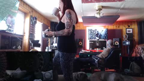 Snapshot of loversinadangeroustime2024 chatting on 02/16/26, 06:15 Drake Sara online show from 02/16/26, 06:15