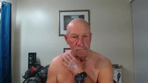 Snapshot of lovesblackazz chatting on 02/28/25, 10:41 Lovesblackazz online show from 02/28/25, 10:41