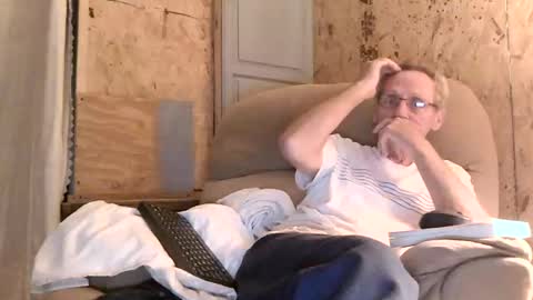 Snapshot of lovesex6565 chatting on 11/16/25, 12:33 just here to have fun and cum online show from 11/16/25, 12:33