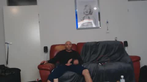Snapshot of loveslick583698 chatting on 12/15/25, 06:50 Lovetlick online show from 12/15/25, 06:50