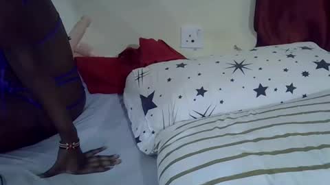 Snapshot of loveslut_ chatting on 09/16/25, 05:58 loveslut_ online show from 09/16/25, 05:58