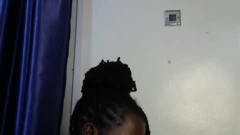 Snapshot of loveslut_ chatting on 10/19/25, 04:07 loveslut_ online show from 10/19/25, 04:07