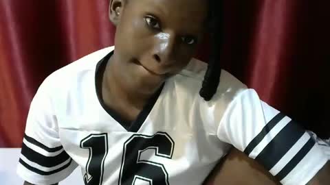 Snapshot of loveslut_ chatting on 10/28/25, 07:16 loveslut_ online show from 10/28/25, 07:16