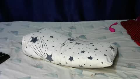 Snapshot of loveslut_ chatting on 11/11/25, 09:31 loveslut_ online show from 11/11/25, 09:31