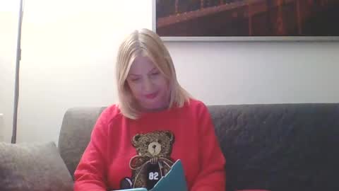 Snapshot of lovestar544963 chatting on 12/02/24, 07:38 Marlyn online show from 12/02/24, 07:38