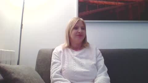 Snapshot of lovestar544963 chatting on 12/30/24, 07:42 Marlyn online show from 12/30/24, 07:42