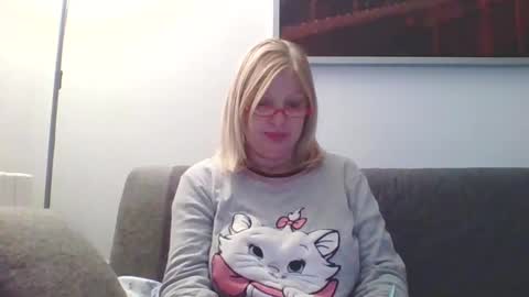 Snapshot of lovestar544963 chatting on 01/06/25, 11:31 Marlyn online show from 01/06/25, 11:31