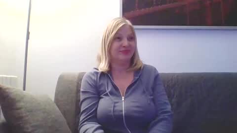 Snapshot of lovestar544963 chatting on 01/08/25, 12:28 Marlyn online show from 01/08/25, 12:28