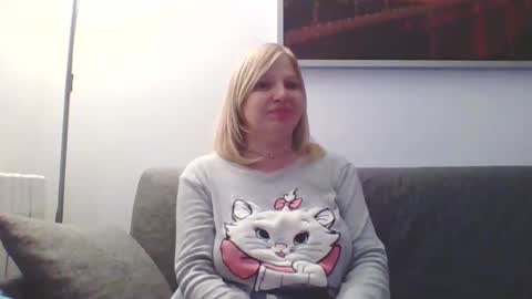 Snapshot of lovestar544963 chatting on 01/10/25, 08:59 Marlyn online show from 01/10/25, 08:59