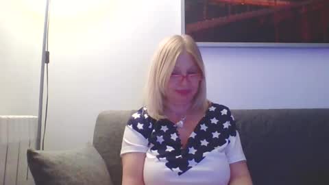 Snapshot of lovestar544963 chatting on 01/27/25, 07:13 Marlyn online show from 01/27/25, 07:13