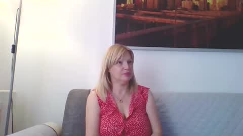 Snapshot of lovestar544963 chatting on 09/26/25, 11:03 Marlyn online show from 09/26/25, 11:03