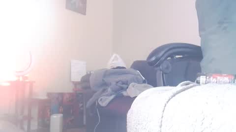 Snapshot of lovestobeused2 chatting on 12/01/25, 05:18 lovetobeused online show from 12/01/25, 05:18