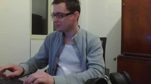 Snapshot of lovethepussy1988 chatting on 04/02/26, 06:05 db online show from 04/02/26, 06:05
