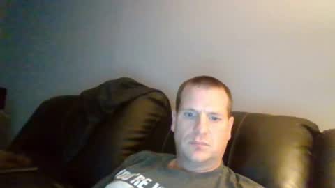 Snapshot of lovetocum37 chatting on 12/16/24, 05:43 lovetocum37 online show from 12/16/24, 05:43