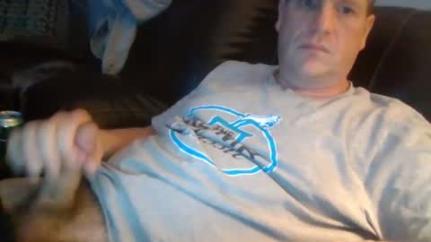 Snapshot of lovetocum37 chatting on 02/26/25, 04:14 lovetocum37 online show from 02/26/25, 04:14