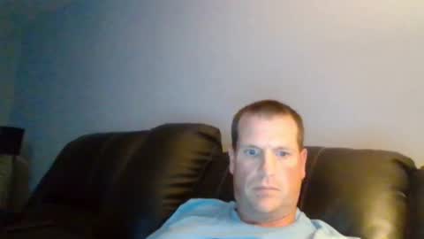 Snapshot of lovetocum37 chatting on 09/22/25, 01:18 lovetocum37 online show from 09/22/25, 01:18