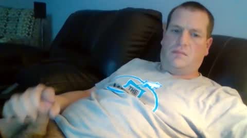 Snapshot of lovetocum37 chatting on 12/18/25, 05:46 lovetocum37 online show from 12/18/25, 05:46