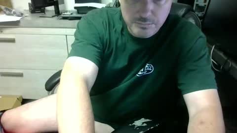 Snapshot of lovetofps chatting on 01/20/25, 03:48 Love2Game online show from 01/20/25, 03:48