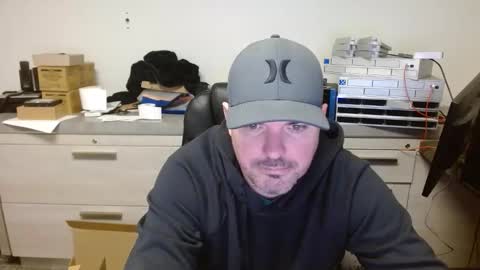 Snapshot of lovetofps chatting on 12/22/25, 07:22 Love2Game online show from 12/22/25, 07:22