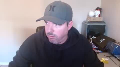 Snapshot of lovetofps chatting on 02/18/26, 12:06 Love2Game online show from 02/18/26, 12:06