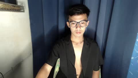 Snapshot of lovetosuckxox chatting on 02/19/25, 11:49 lovetosuckxox online show from 02/19/25, 11:49