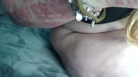 Snapshot of lovetubes101 chatting on 11/13/25, 01:04 lovetubes101 online show from 11/13/25, 01:04