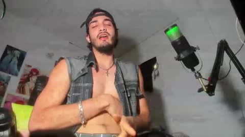 Snapshot of lovexjuxn77 chatting on 11/22/25, 04:06 lovexjuxn77 online show from 11/22/25, 04:06