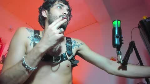 Snapshot of lovexjuxn77 chatting on 12/13/25, 07:53 lovexjuxn77 online show from 12/13/25, 07:53