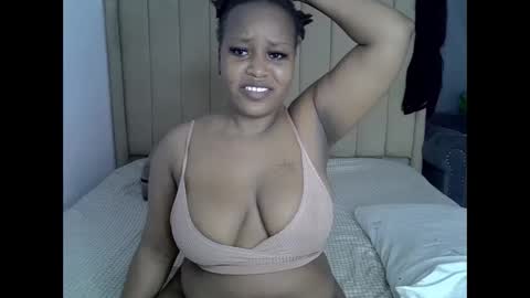 Snapshot of loveydivah chatting on 05/18/26, 09:31 loveydivah online show from 05/18/26, 09:31