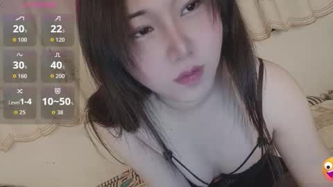 Snapshot of loveyouwhenloveme chatting on 10/26/25, 01:17 Lisa online show from 10/26/25, 01:17