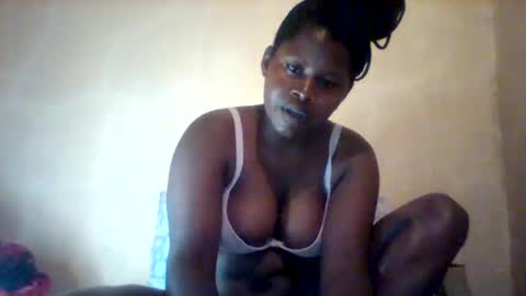 Snapshot of loviett chatting on 05/02/26, 01:38 loviett online show from 05/02/26, 01:38
