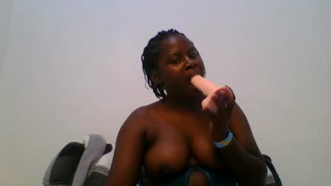 Snapshot of loviett chatting on 07/28/26, 02:57 loviett online show from 07/28/26, 02:57