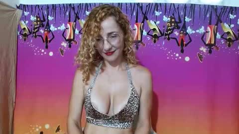 Snapshot of loving__lily chatting on 10/25/25, 06:46 loving  online show from 10/25/25, 06:46