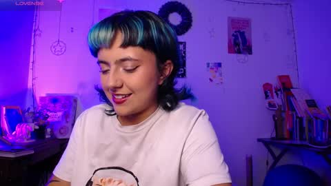 Snapshot of loving_alma chatting on 01/10/26, 01:40 loving_alma online show from 01/10/26, 01:40