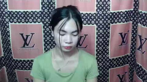 loving_rhean online show from 11/14/25, 04:55