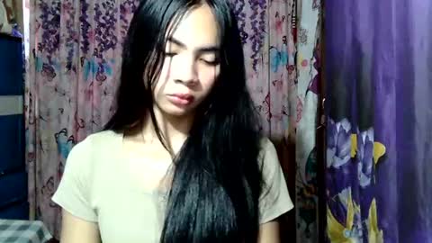 Snapshot of loving_rhean chatting on 07/24/26, 10:52 loving_rhean online show from 07/24/26, 10:52