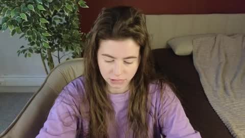 Snapshot of lovvingwhisperr chatting on 05/02/26, 01:10 Erika online show from 05/02/26, 01:10