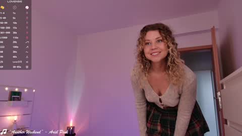 Snapshot of lowfreqsiren chatting on 12/18/24, 09:47 . online show from 12/18/24, 09:47