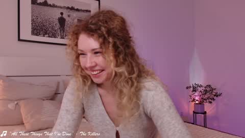 Snapshot of lowfreqsiren chatting on 01/16/25, 01:04 . online show from 01/16/25, 01:04