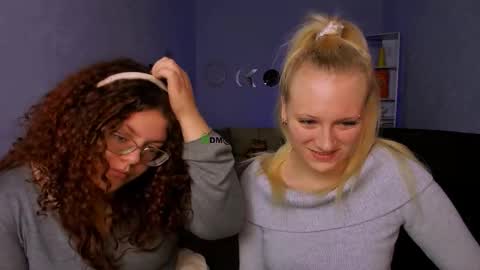 Snapshot of loya_best chatting on 11/24/25, 09:20 loya_best online show from 11/24/25, 09:20