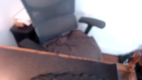 lreed090 online show from 05/11/26, 04:48